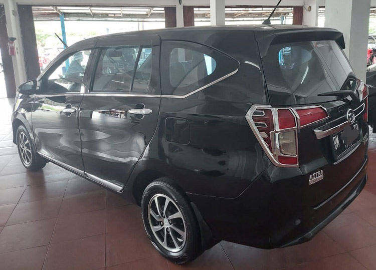 Tampak Belakang Daihatsu Sigra 2016