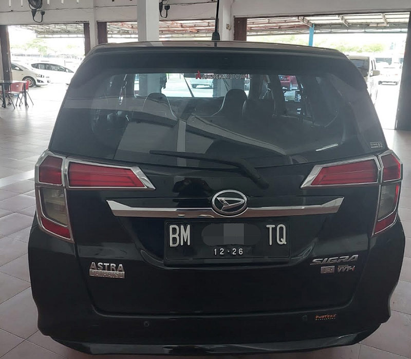 Tampak Belakang Daihatsu Sigra 2016