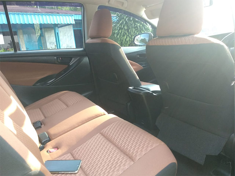 interior belakang innova bekas kota pekanbaru