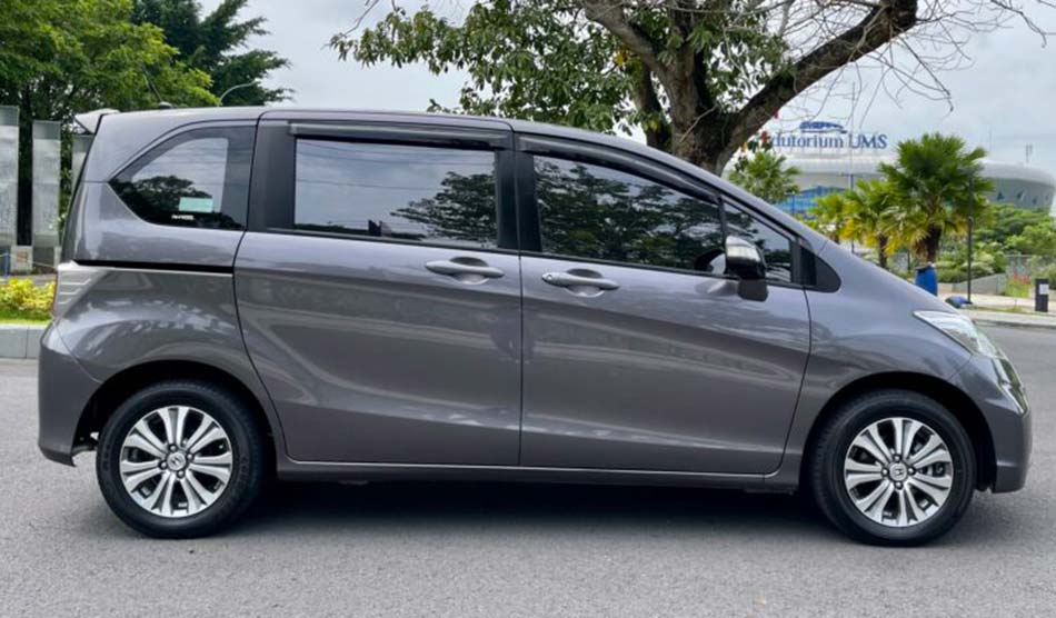 Perbedaan tipe Honda Freed SD dan PSD